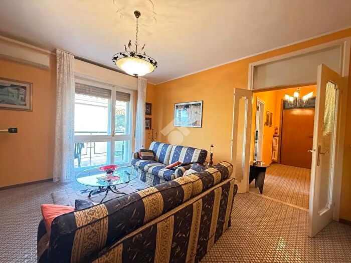 Appartamento trilocale in vendita in Desenzano Del Garda