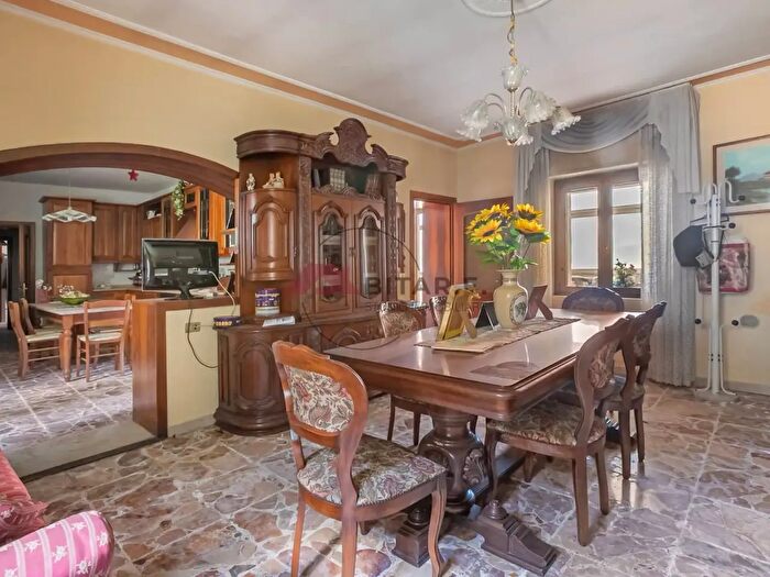 Casa con 5 locali in vendita in Via Roma, Mairano