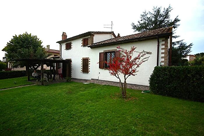 Casa con 10 locali in vendita in San Giustino