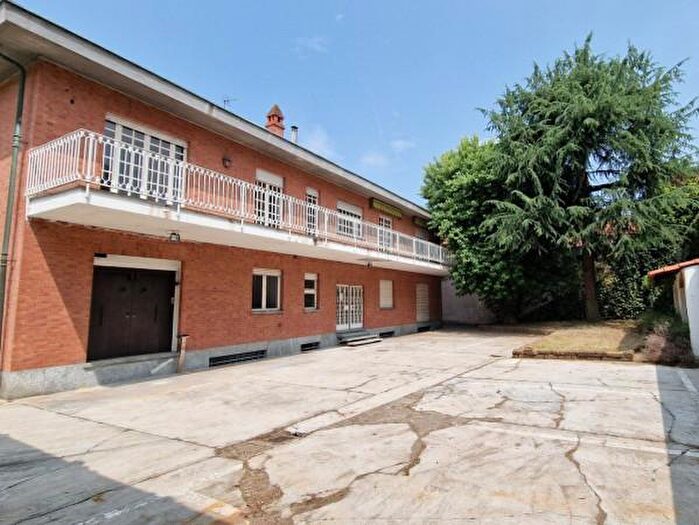 Casa con 6 locali in vendita in Via Giorgina Peretto Martin, Favria