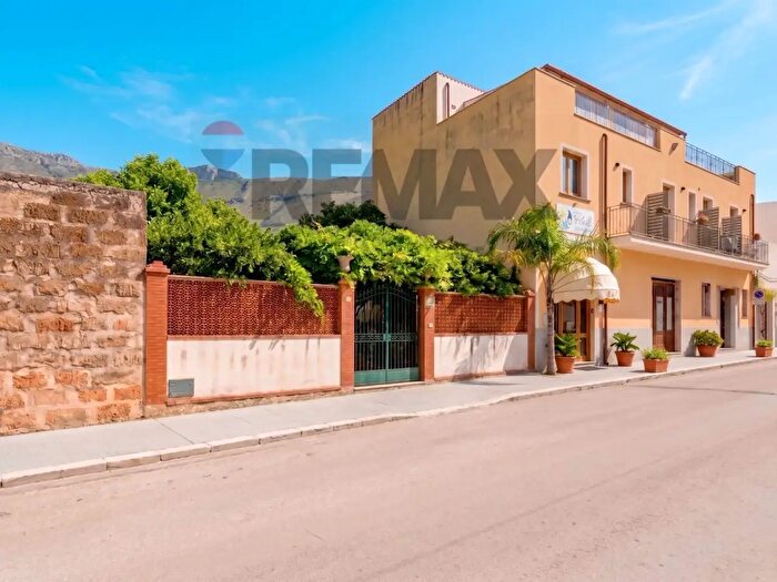 Casa quadrilocale in vendita in Via Calazza, San Vito Lo Capo