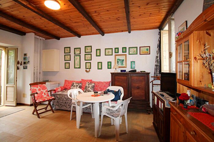 Appartamento monolocale in vendita in Via Cavour, Alta Valle Intelvi