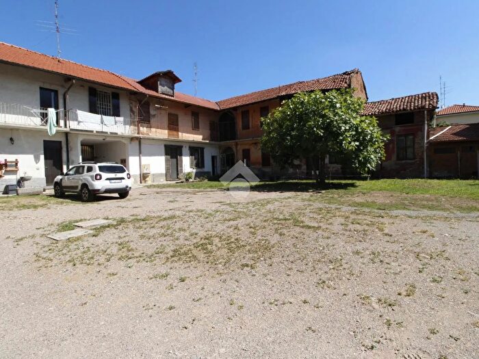 Casa quadrilocale in vendita in Via Giovanni Pascoli, Cerro Maggiore