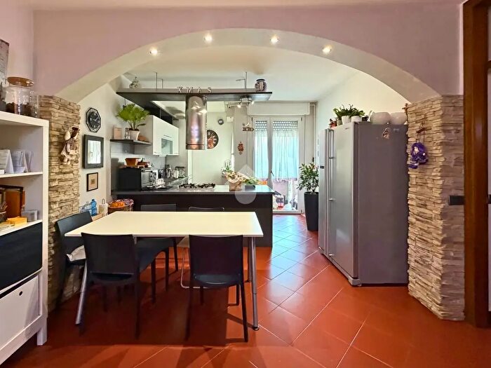 Appartamento quadrilocale in vendita in Viale Generale Giardino, Romano DEzzelino