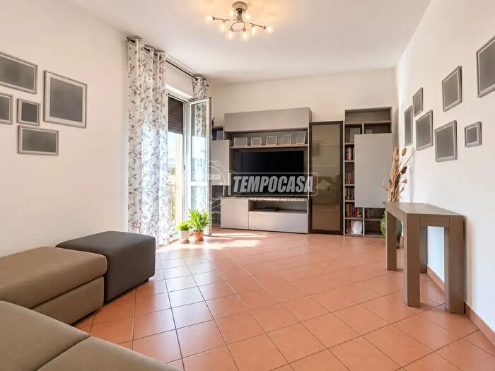Appartamento trilocale in vendita in Modena