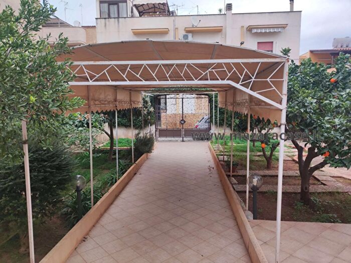 Casa con 7 locali in vendita in Mazara Del Vallo