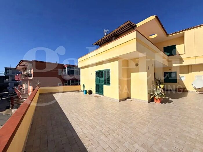Casa quadrilocale in vendita in Via Filomarino, Monte Di Procida
