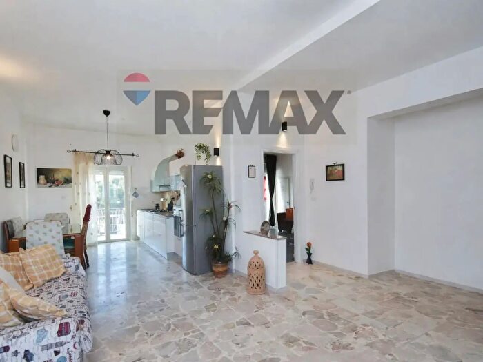 Appartamento trilocale in vendita in Via Naxos b, Giardini Naxos