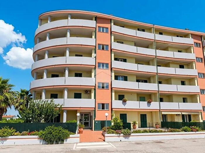 Appartamento trilocale in vendita in Via dei Pruni, Termoli