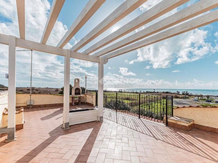 Casa con 6 locali in affitto in Via Dei Glicini, Cerenova, Cerveteri