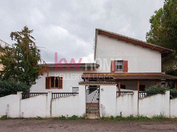 Casa con 6 locali in vendita in Via Luigi Settembrini, Centro, Montesilvano