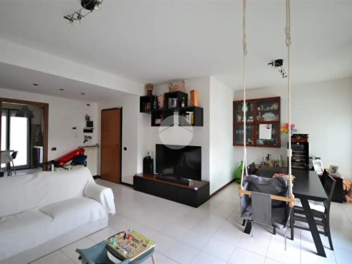 Appartamento trilocale in vendita in Via Rogerio da Sedriano, Sedriano