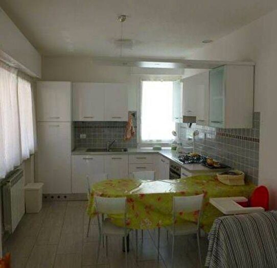 Casa trilocale in affitto in Piazza Donatori Di Sangue, Centro, Finale Ligure