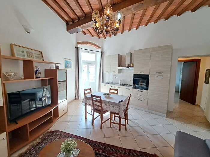Appartamento bilocale in affitto in Via Maggi, Livorno