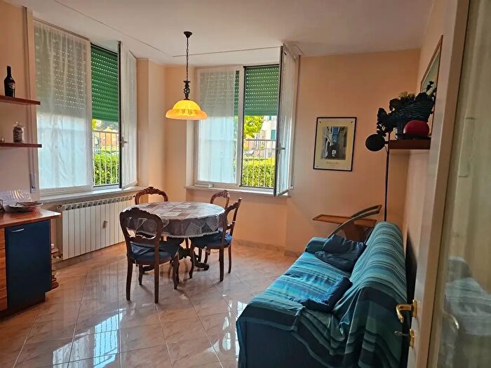 Appartamento trilocale in vendita in Via Aurelia, San Bartolomeo Al Mare