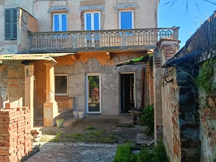 Casa quadrilocale in vendita in Via Ambrogio Volpi, Frassineto Po