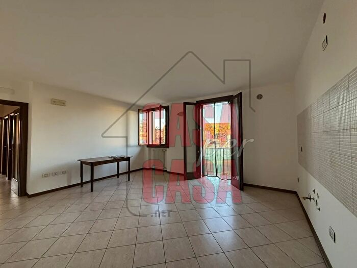 Appartamento trilocale in vendita in Via Vivaldi, Borgo Veneto