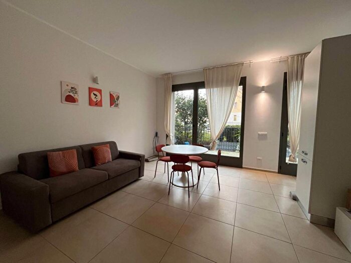 Appartamento bilocale in affitto in Via Monti Sabini, Vigentino Fatima, Milano