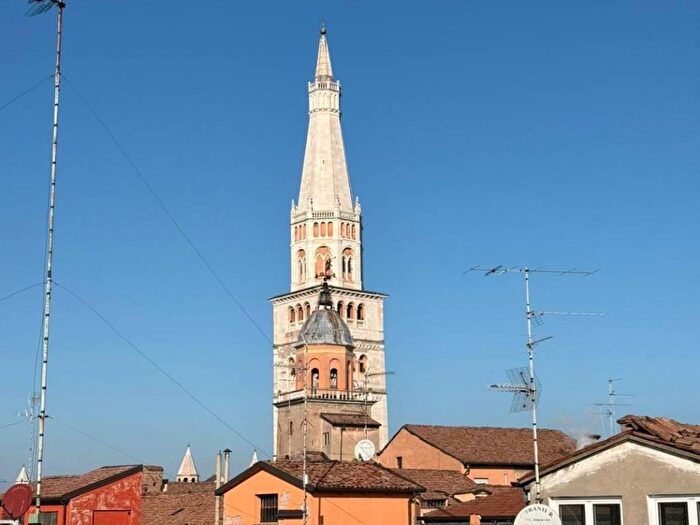 Casa bilocale in affitto in Via Canalino, Centro Storico, Modena