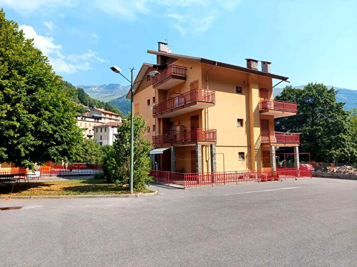 Appartamento con 5 locali in vendita in Via San Bernardino, Ormea