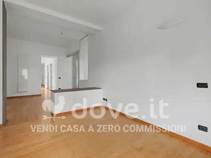 Appartamento quadrilocale in vendita in Via Vitruvio, Milano