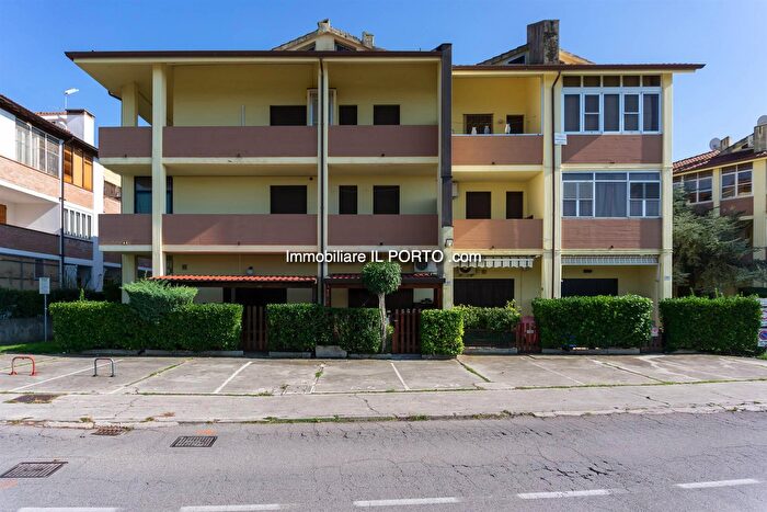 Appartamento con 5 locali in vendita in Viale Manzoni, Comacchio