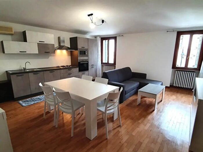 Appartamento quadrilocale in affitto in Via Guido Negri, Este