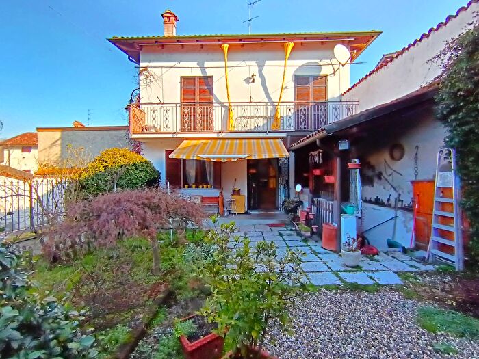 Casa con 7 locali in vendita in Via Risvolti, Pietra Marazzi