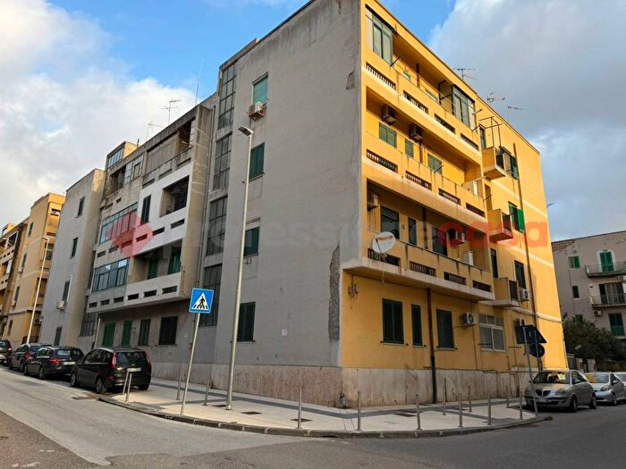 Appartamento bilocale in affitto in Via Napoli isd, Quartiere Americano, Messina