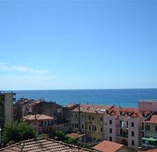 Appartamento trilocale in affitto in Ospedaletti