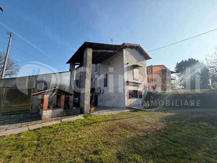 Casa con 9 locali in vendita in Via Strada Grande, Arena Po