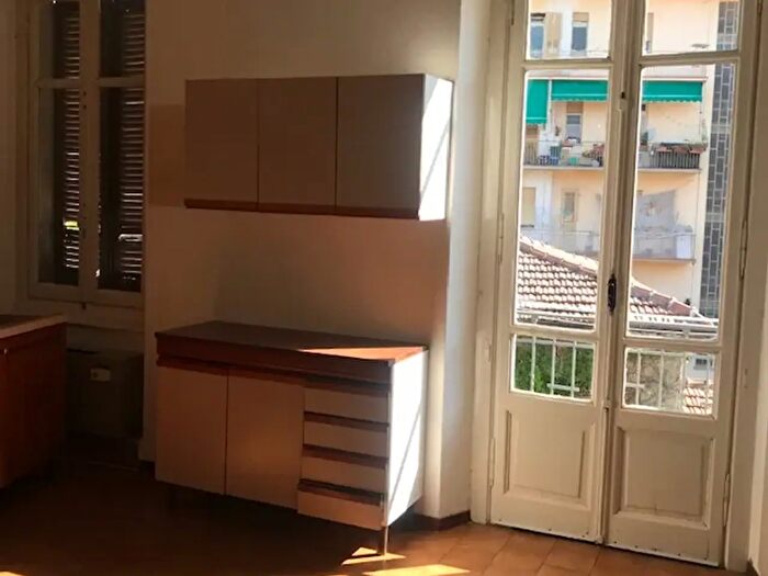 Appartamento trilocale in affitto in Via Giuseppe Garibaldi, Voghera