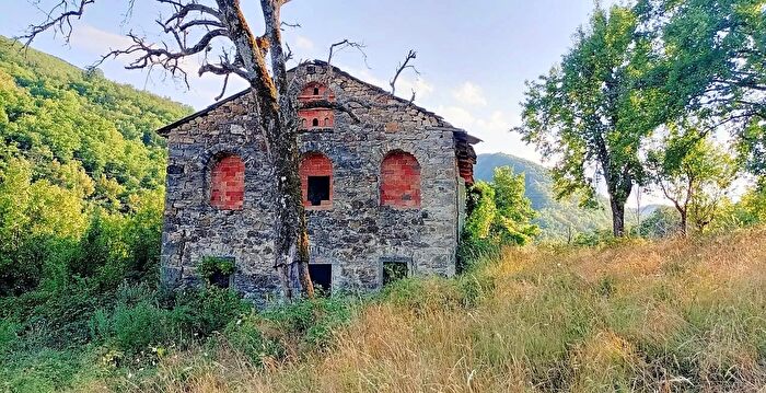 Casa quadrilocale in vendita in Mogne Molino Camugnano, Camugnano