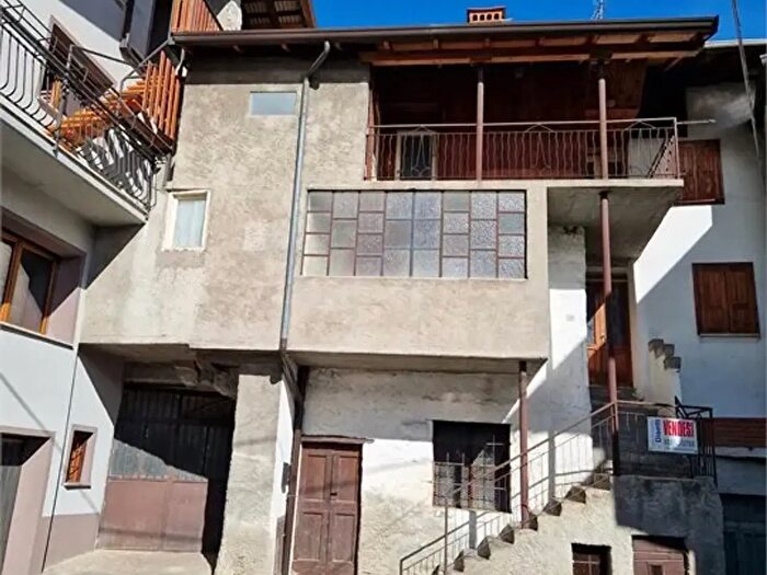 Casa con 7 locali in vendita in Vicolo del Pane, Malonno