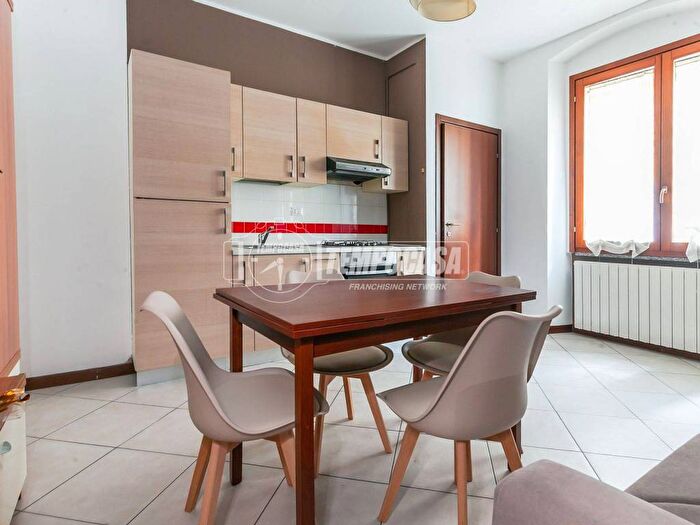 Appartamento bilocale in affitto in Via Carlo Farini, Isola, Milano