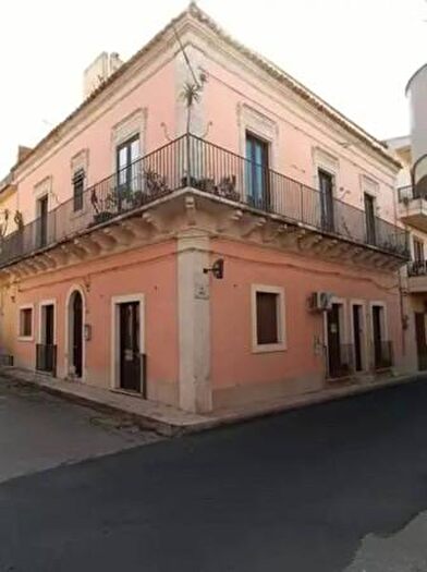 Appartamento con 6 locali in vendita in Via Trieste, Santa Croce Camerina