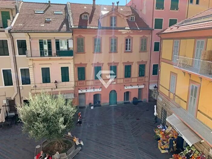 Appartamento in affitto in Piazza Massena, Loano