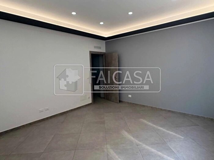 Appartamento trilocale in vendita in Via Duino Torino, Torino