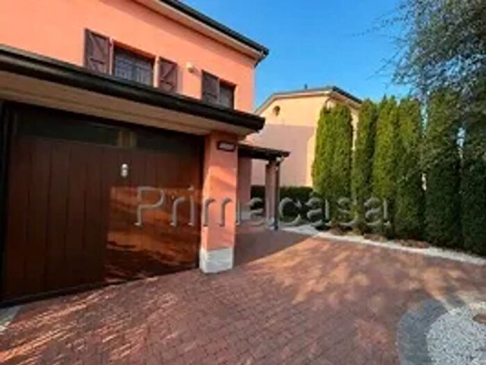 Casa con 5 locali in vendita in Carpi