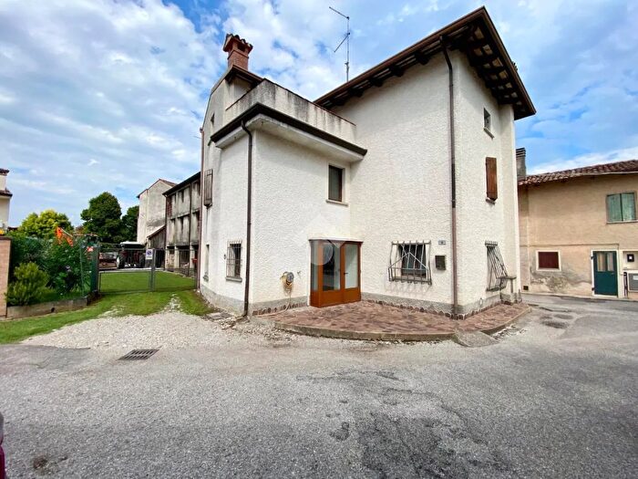 Casa quadrilocale in vendita in Vicolo Rizzo, Bertiolo