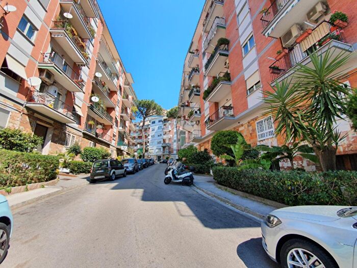 Appartamento quadrilocale in vendita in Via Michelangelo da Caravaggio, Napoli