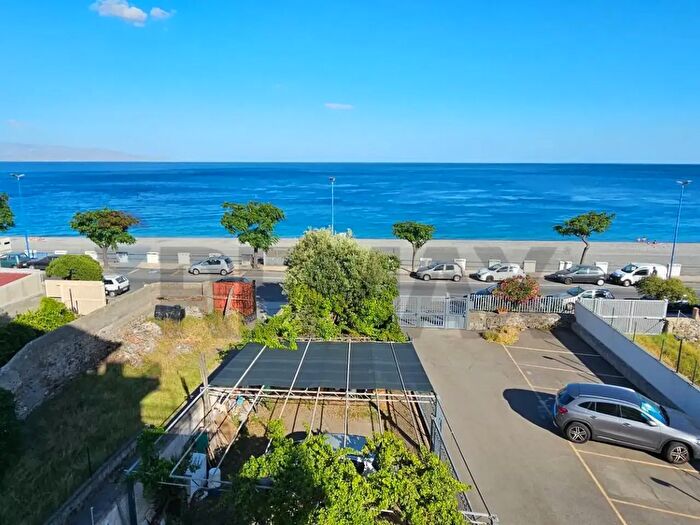 Appartamento bilocale in vendita in Via Francesco Crispi, Ali Terme