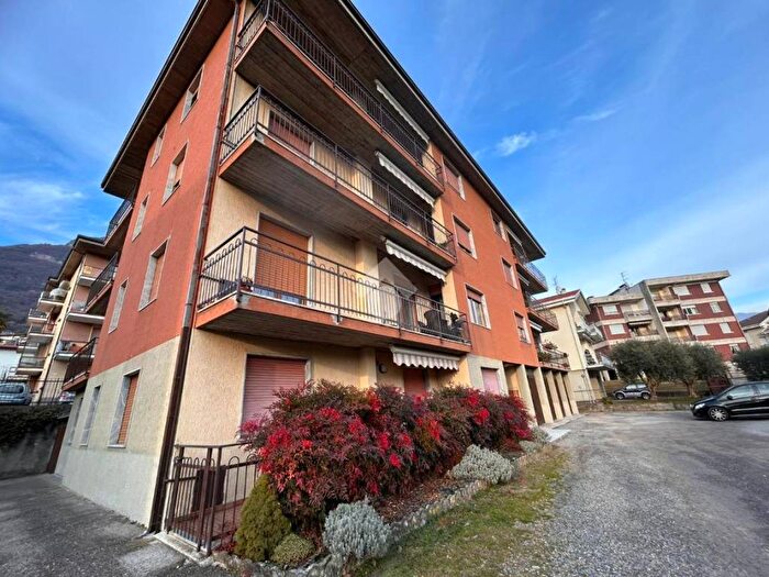 Appartamento con 5 locali in affitto in Via Gerico, Centro, Costa Volpino