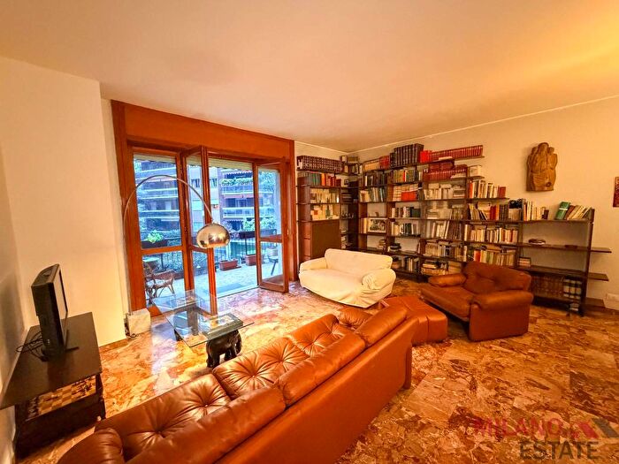 Appartamento quadrilocale in affitto in Via Achille Maiocchi, Morgagni, Milano