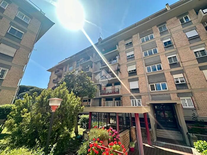 Appartamento bilocale in vendita in Via Mar Rosso, Roma