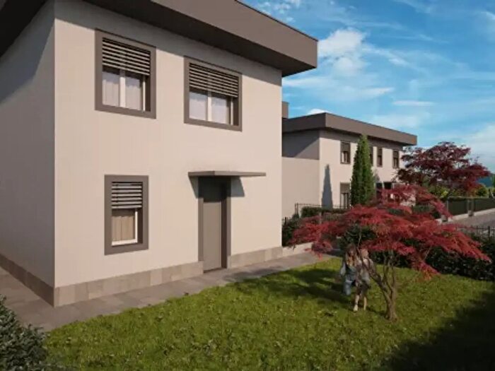 Casa trilocale in vendita in Via Fratelli Cairoli, Romano Di Lombardia