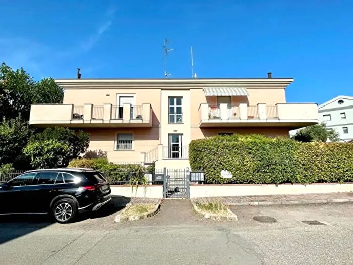 Appartamento trilocale in vendita in Via Giovanni E Ludovico Leoni, Carpi