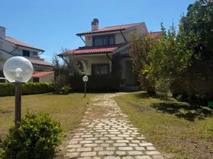 Casa con 6 locali in affitto in Via Rapallo, Fiumicino