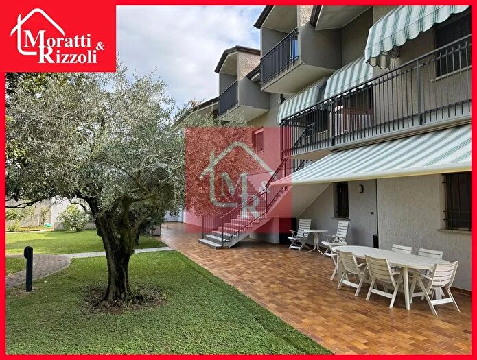 Casa con 9 locali in vendita in Via Grado, Ruda