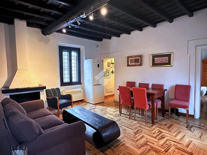 Appartamento trilocale in affitto in Via di San Michele, Trastevere, Roma